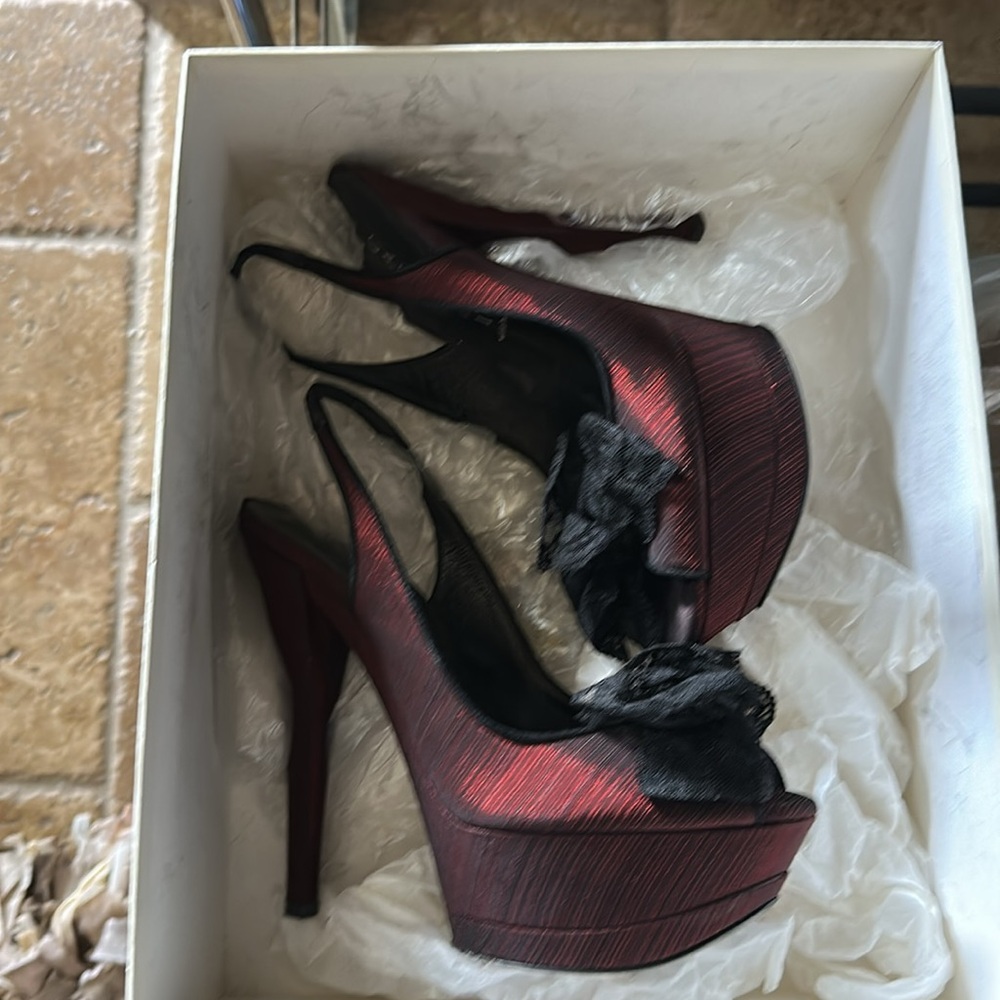 Casadei deep Burgundy high Heels with black Lace Bows / Made in Italy - Picture 10 of 10